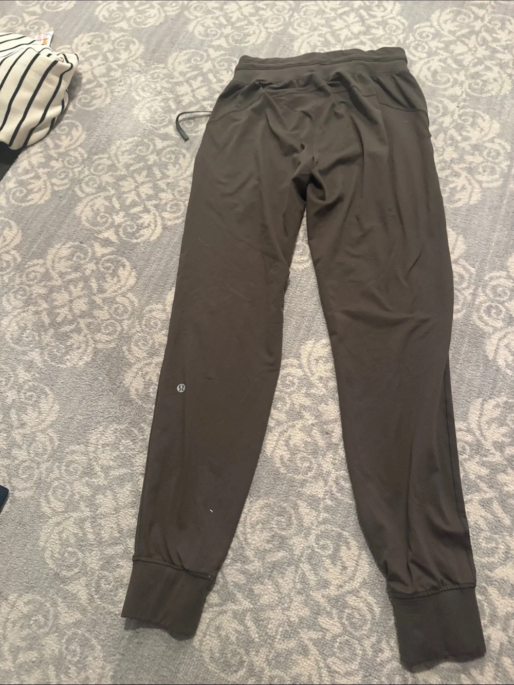 Lululemon size 2 joggers